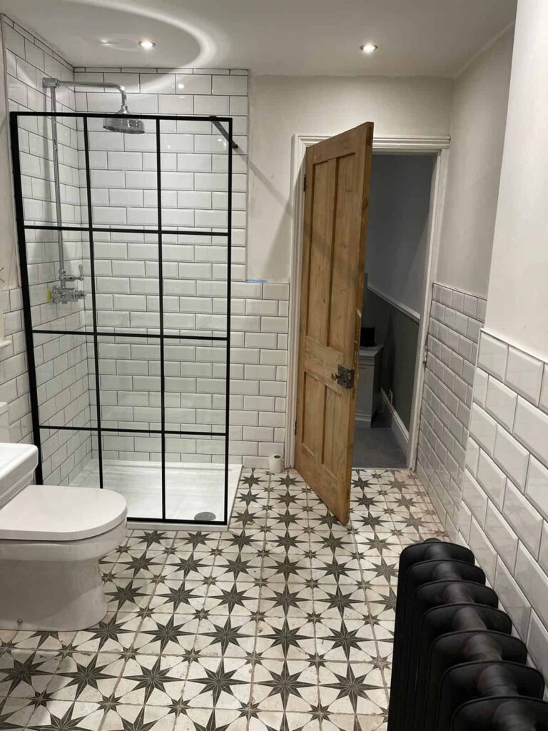 10 Bathroom Decor Mistakes That Make Your Space Look Smaller